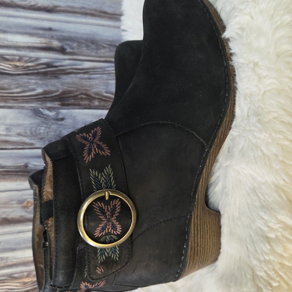 Dansko Leather Black Boots with Embroidered Strap Size 40 - Picture 3 of 7